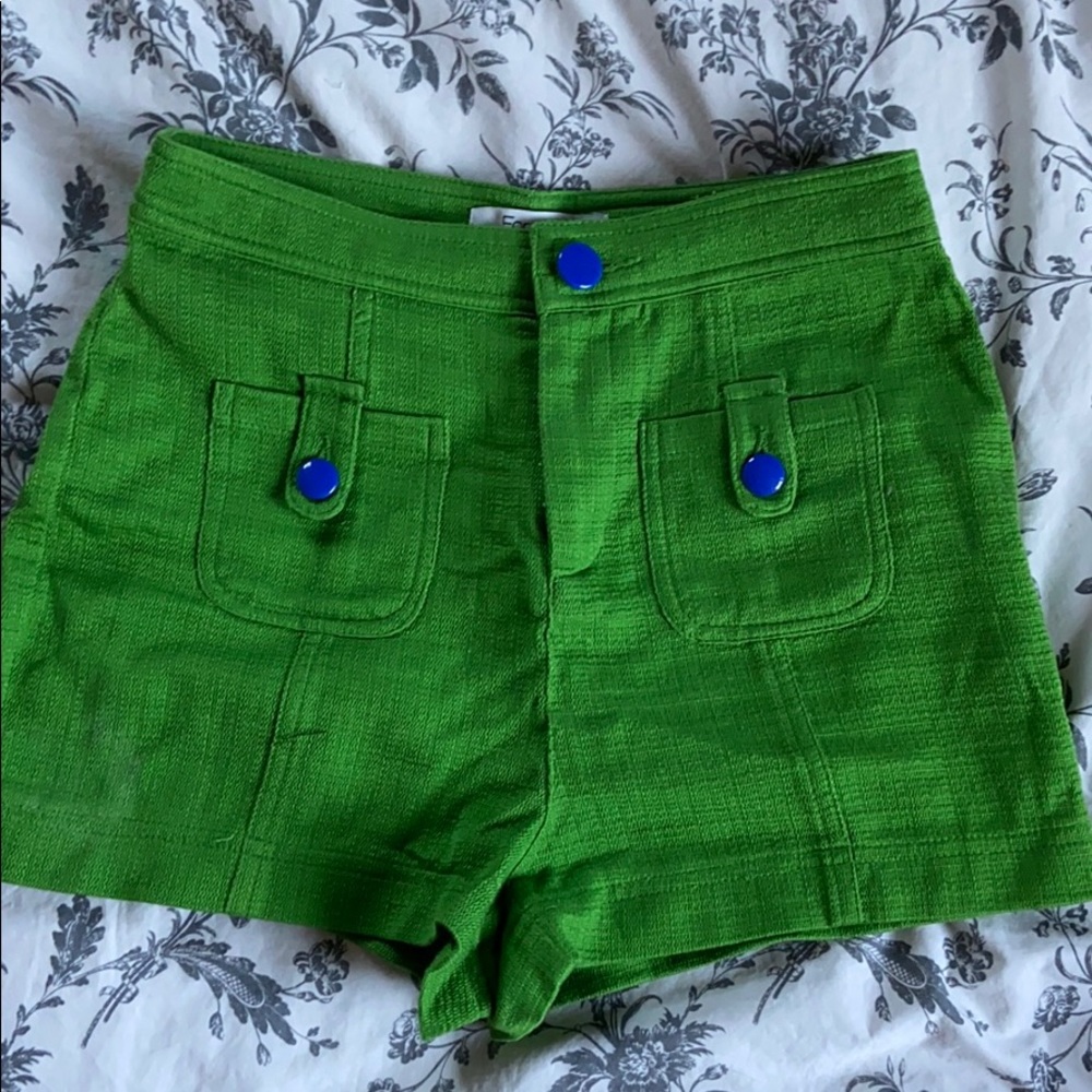 High-waisted Retro Green Short Shorts